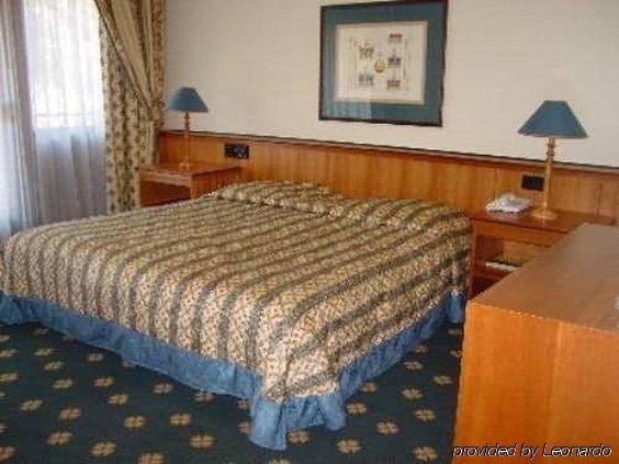 Van Der Valk Hotel Den Haag - Voorschoten Room photo